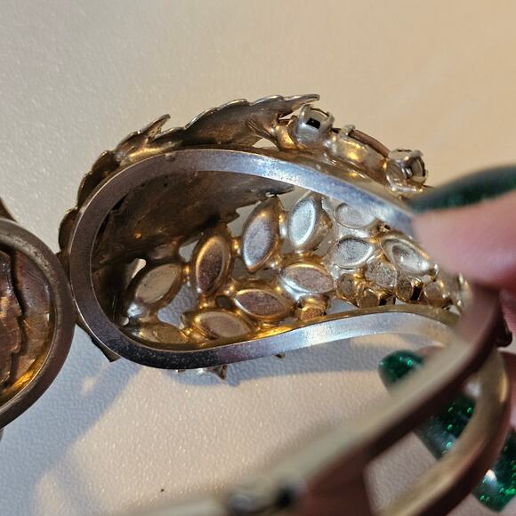 Vintage Cola Rhinestone Clamper Leaf Bracelet with Matching Earrings - Picture 7 of 9